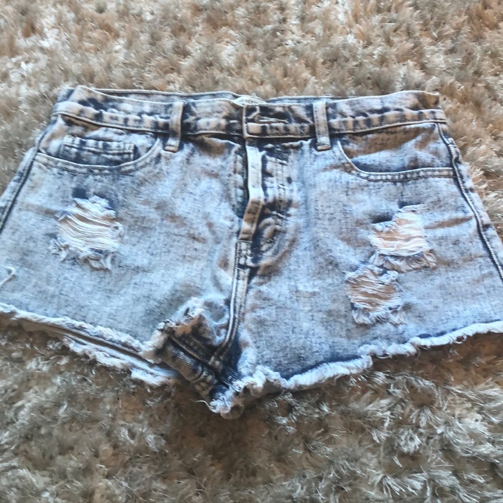 !!NWOT!!  High wasted denim short